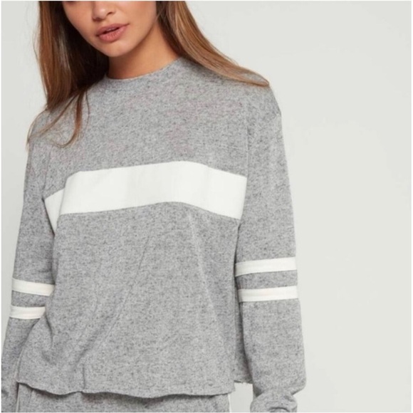 Show Me Your MuMu Tops - Show Me You Mumu Top Womens Medium Gray Champion Vintage
Heather Long Sleeve Tee